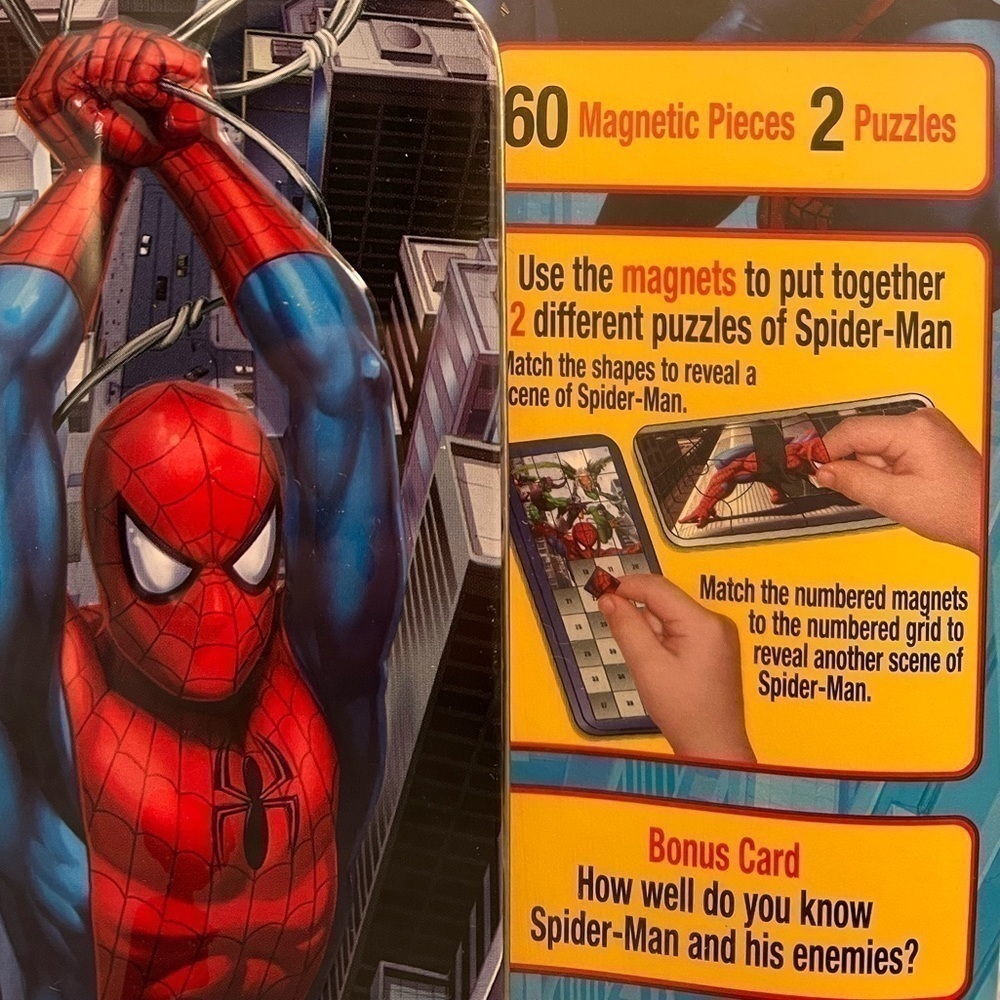 Marvel "Spiderman" Collector's Edition Magnet Fun Play Kit - Picture 4 of 6